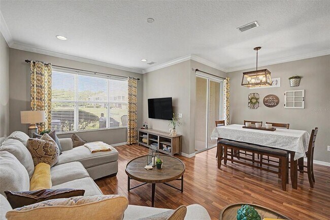 Foto del edificio - 2145 Park Crescent Dr
