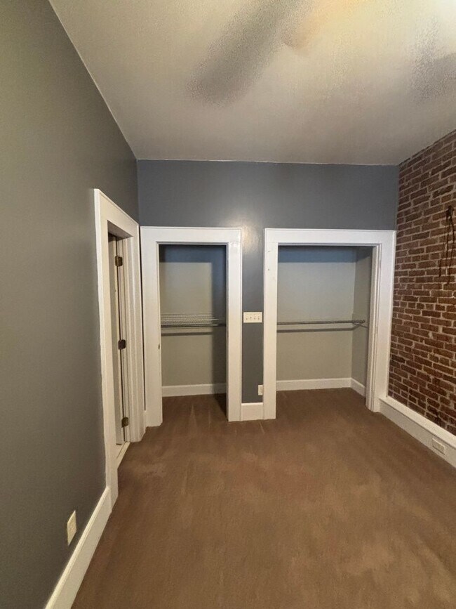 Foto del edificio - 130 N Ashley St
