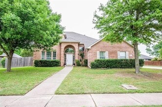 Building Photo - 741 Willow Crest Dr
