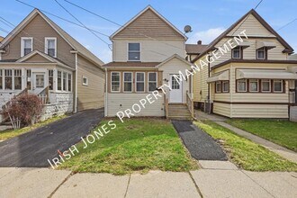 Building Photo - 61 Princeton Pl