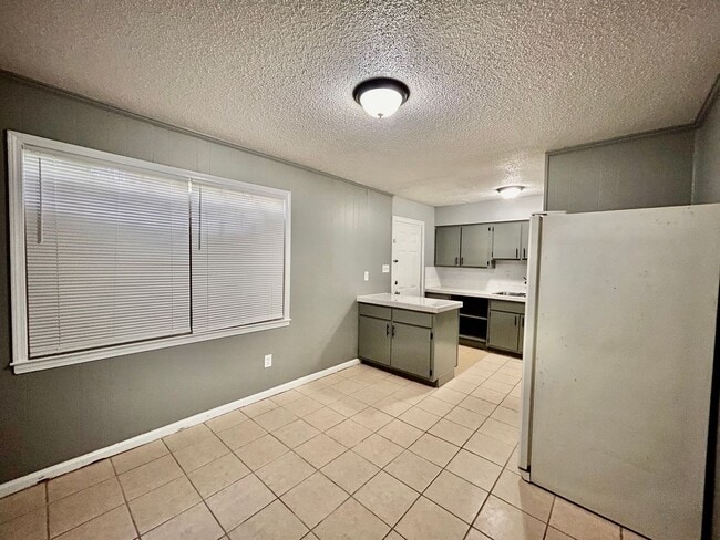 Foto del edificio - 975 N White Station Rd