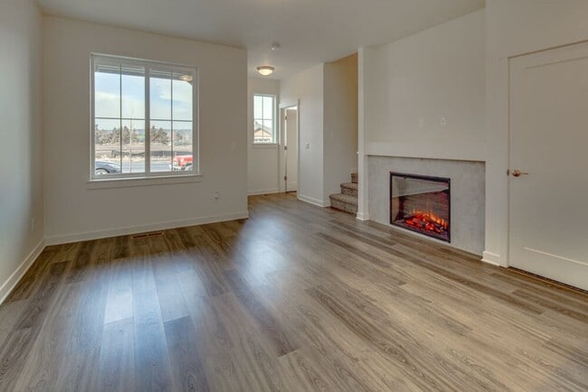Building Photo - Purcell Landing Townhome close to hospital