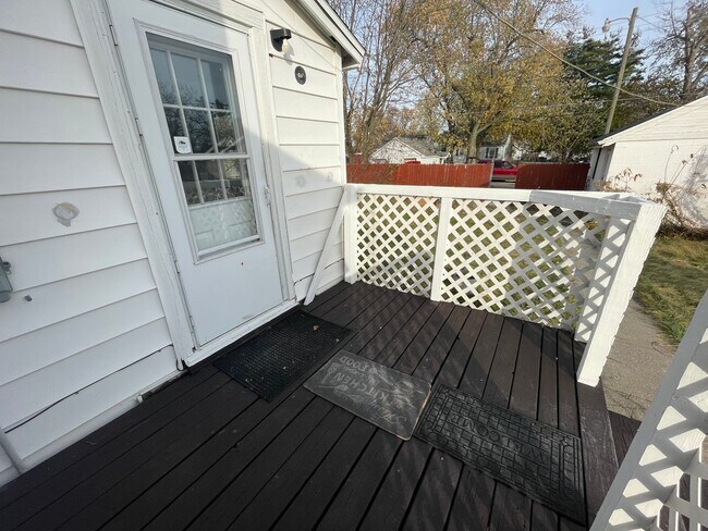 Foto del edificio - Large 3 Bedroom 1 Bathroom House