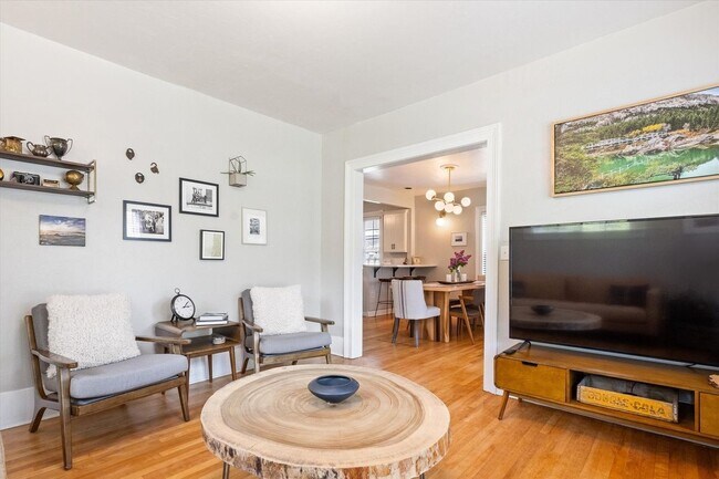 Foto del edificio - 322 W Lawrence St