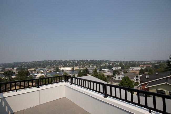 Terraza en la azotea con vistas - West Emerson Street Portfolio