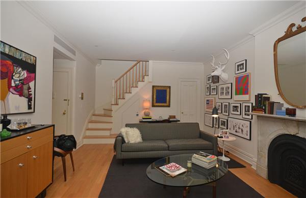 Building Photo - 357 W 20th St