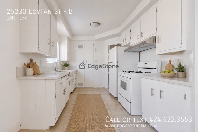 Building Photo - 25230 Loytan St
