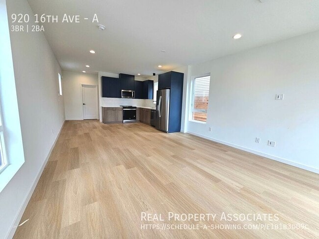 Building Photo - 920 16th Ave