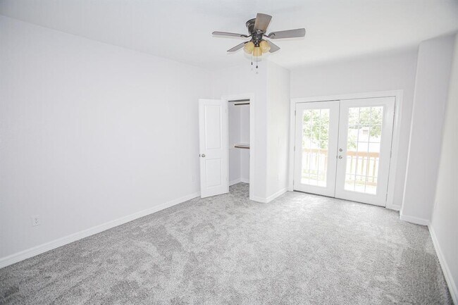 Building Photo - 707 Avenue C