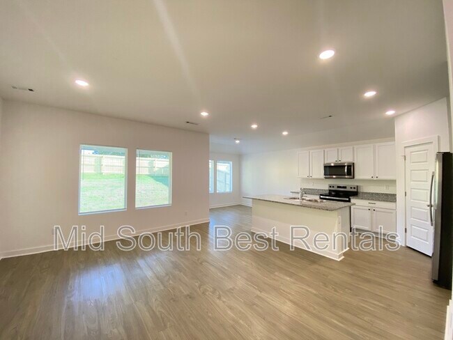Building Photo - 8408 Oxford Valley Dr