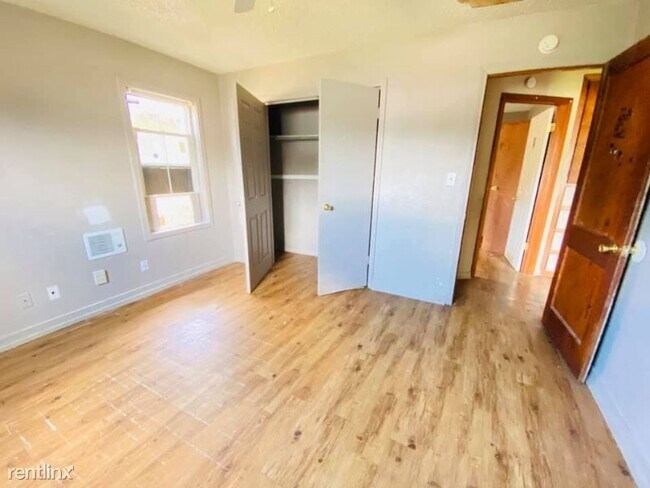 Building Photo - 4 br, 2 bath House - 512 NW 90th St