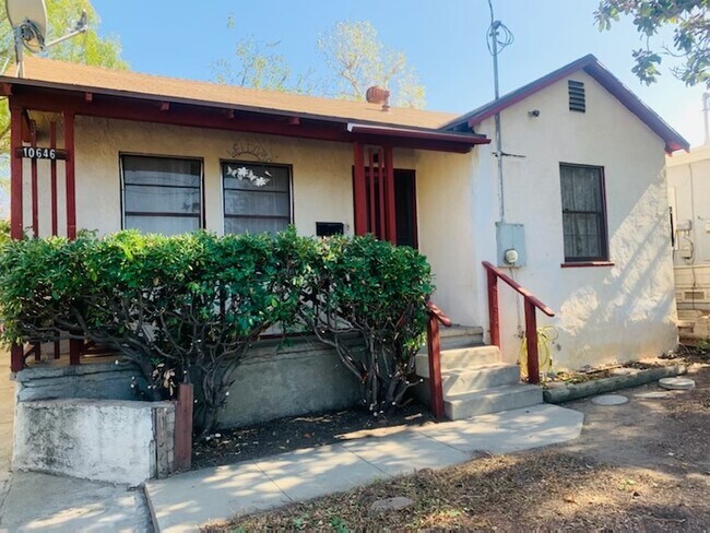 Building Photo - 10646 Nassau Ave