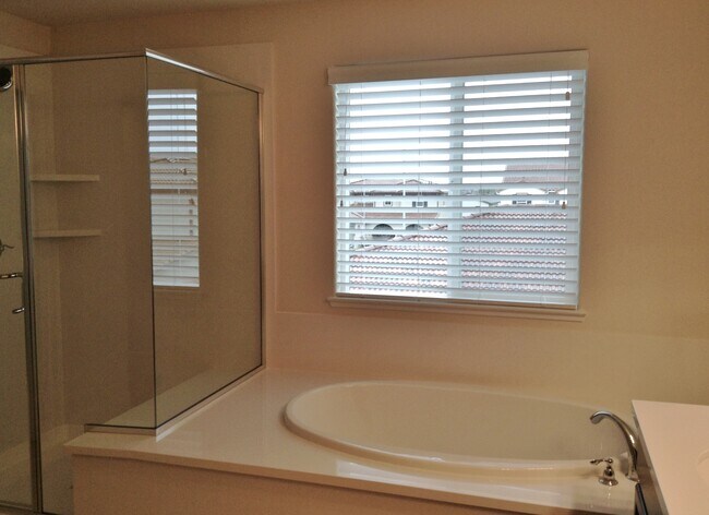 Building Photo - 262 Lucero Dr