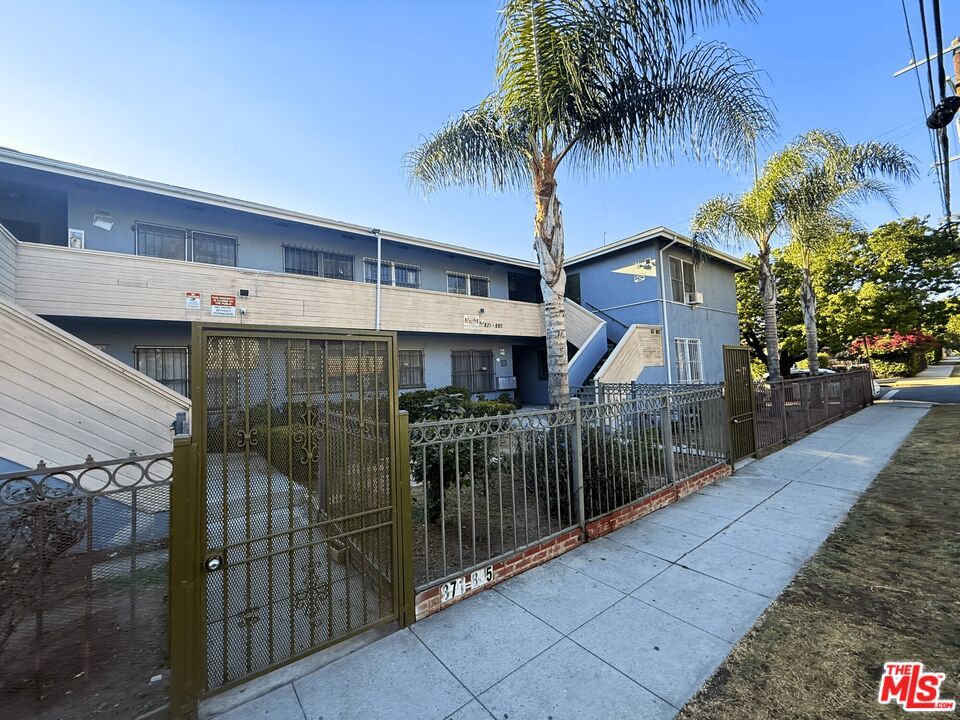 Foto principal - 883 N Hoover St