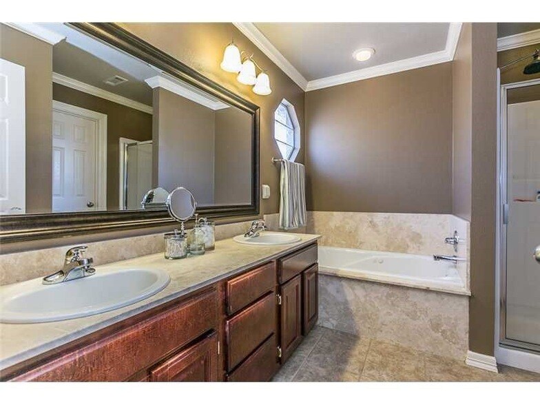 Foto del edificio - 5075 Waverly Rd