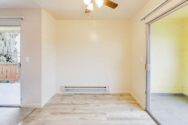 Foto del edificio - 1279 Ayala Dr