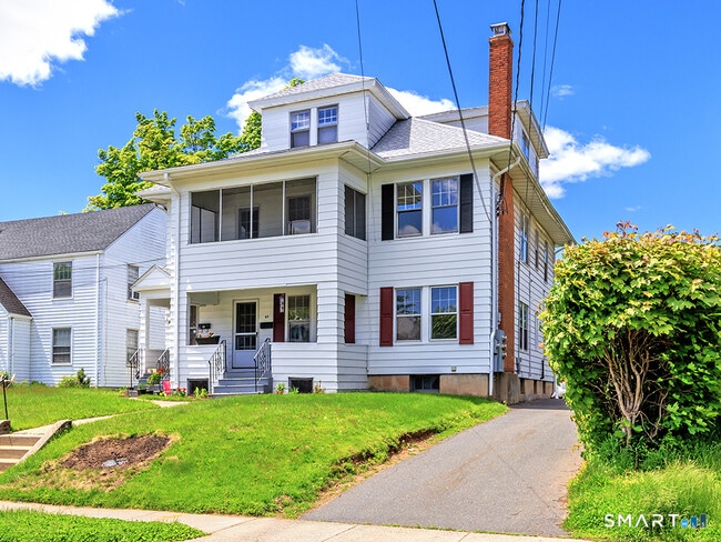Building Photo - 89 Maplewood Ave