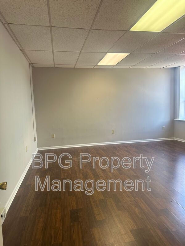 Foto del edificio - 95 N Main St