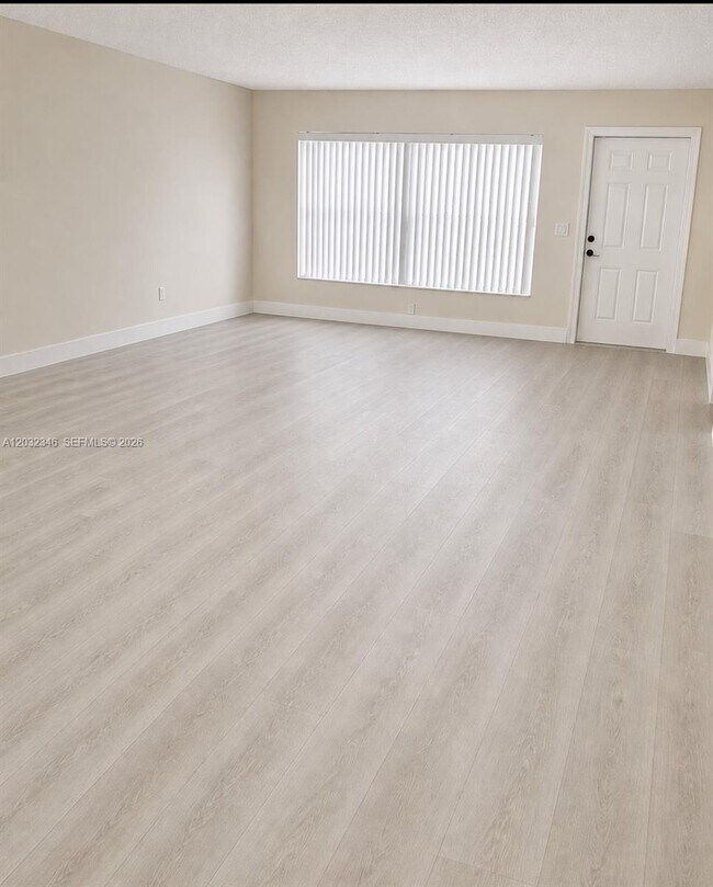 Foto del edificio - 22745 SW 65th Way