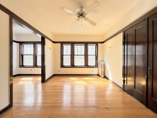 Foto del edificio - 820 W Waveland Ave