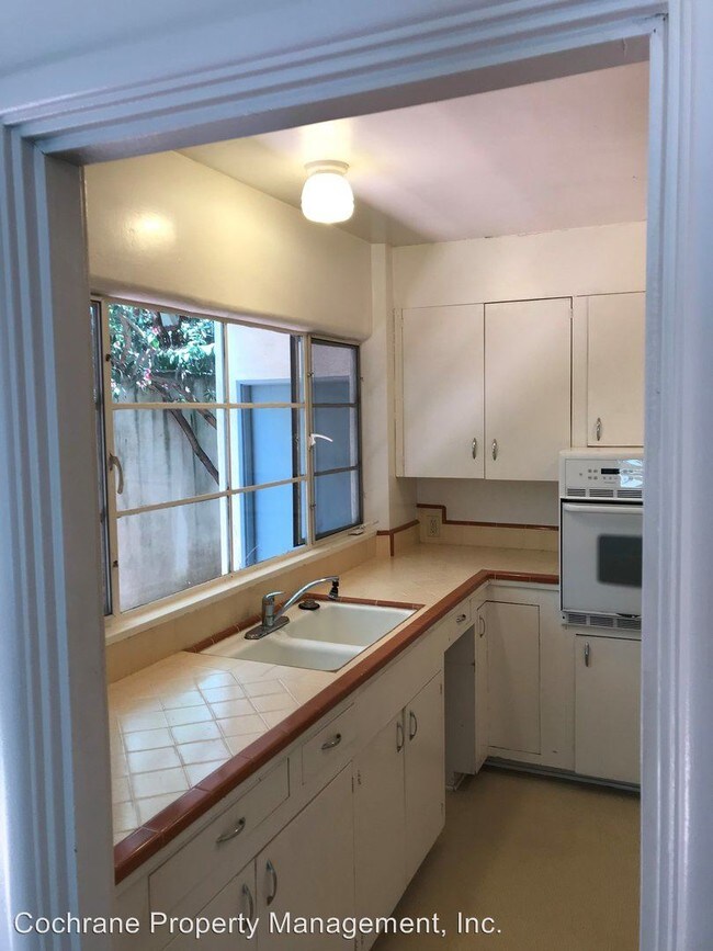 Foto del edificio - 2 br, 1.5 bath Apartment - 106 W. Mason St.