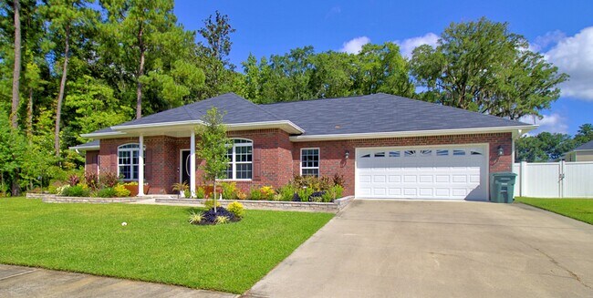 Building Photo - 430 Meloney Dr