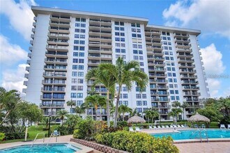 Building Photo - 400 Island Way