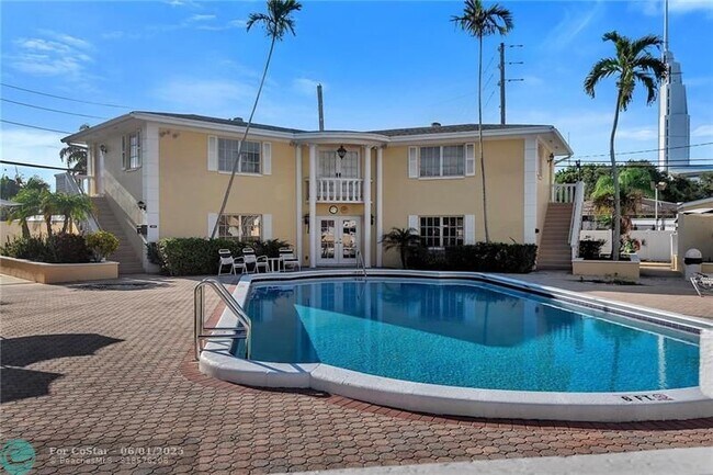 Foto del edificio - 2230 NE 56th Pl