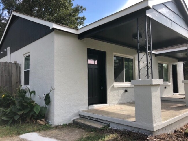 Foto del edificio - 1731 Monte Sano Blvd SE