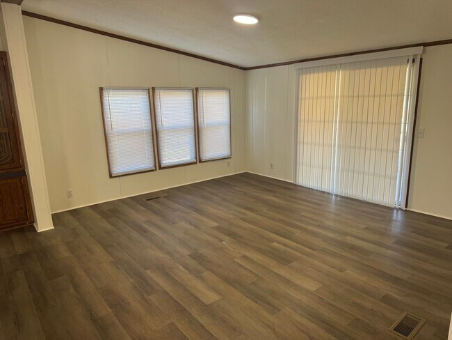 Foto del edificio - 3 Bedroom 2 Bathroom Home in Johnson City, TN