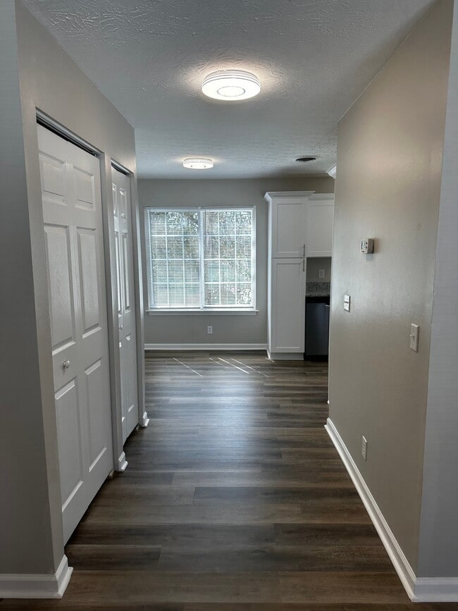 Building Photo - 1506 Batts Blvd