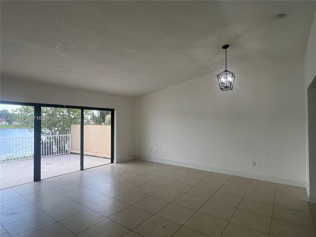 Building Photo - 11800 SW 123rd Ave