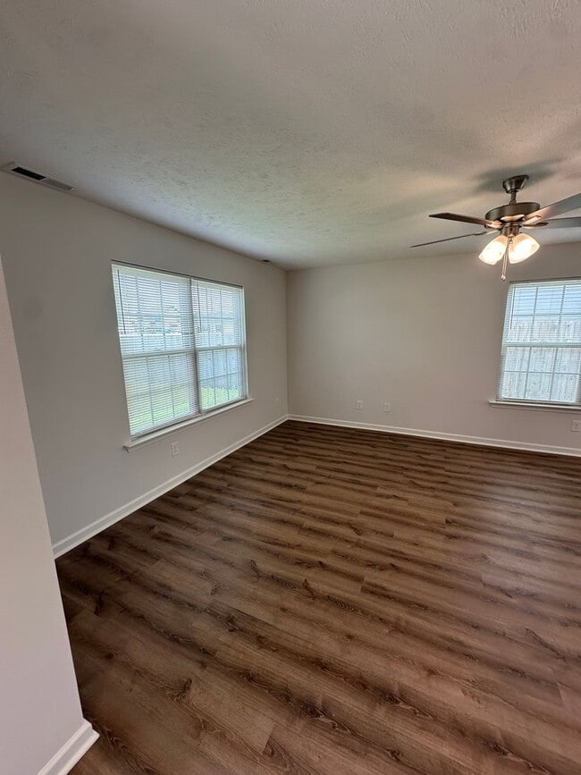 Building Photo - Brand New 3Bed 2Bath Manchester Home