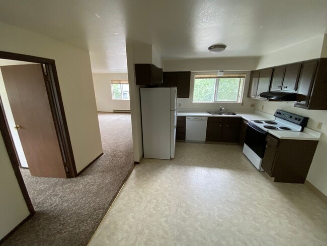 Building Photo - Convenient Florida Road Condo