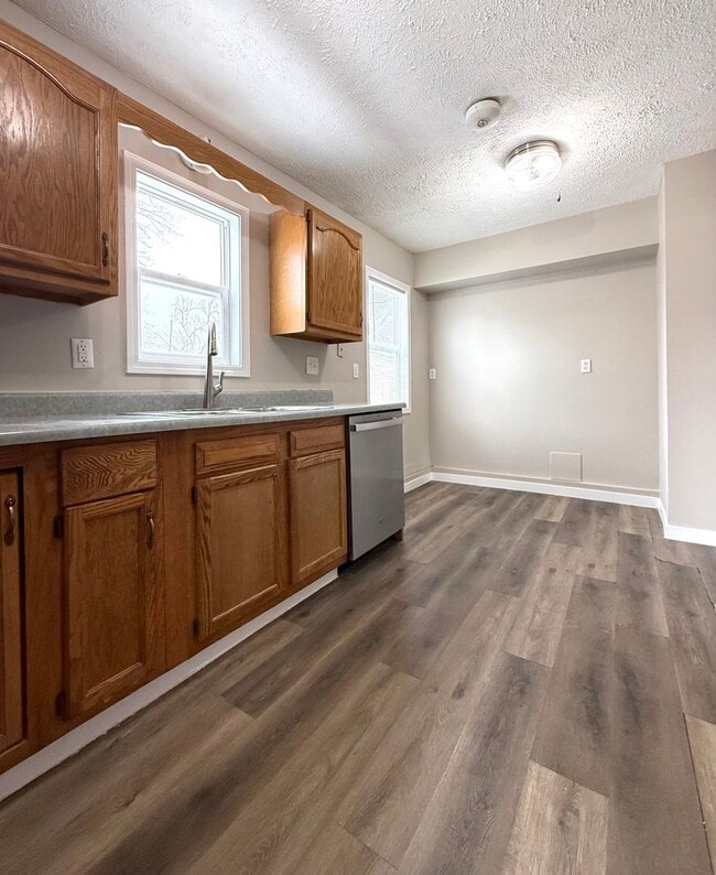 Building Photo - Updated Home in Lewis Central School District