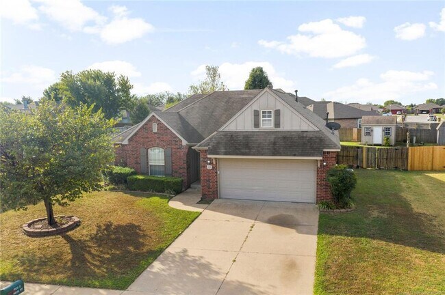 Foto del edificio - Glenpool Beauty!  3 Bedroom, 2 Bath Home