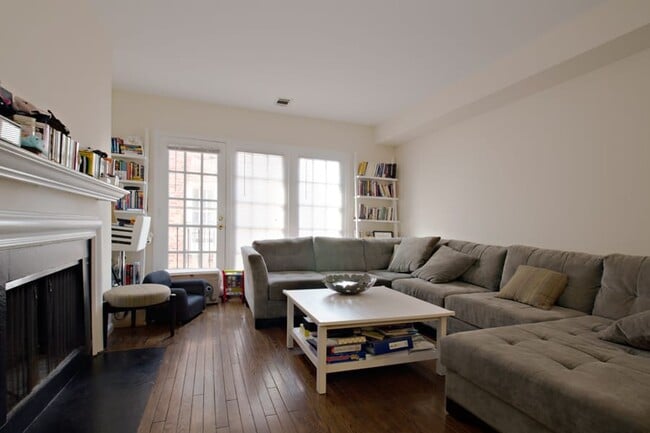 Photo - 1821 Biltmore St NW Apartment