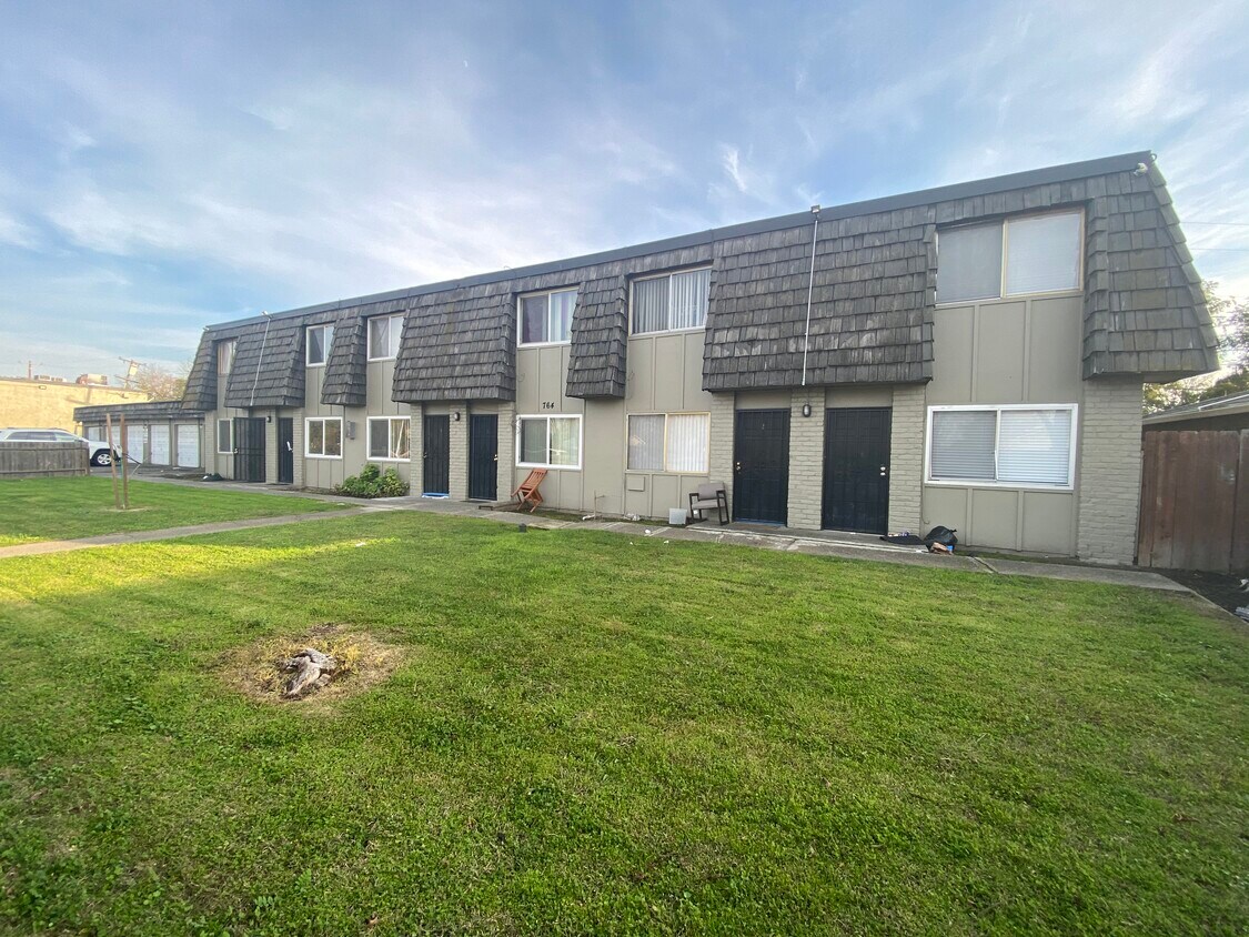 764 E Swain Rd, Stockton, CA 95207 Condo for Rent in Stockton, CA