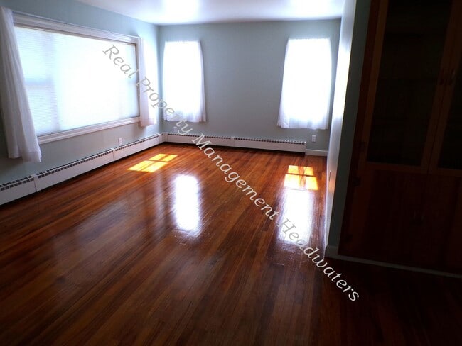 Building Photo - 3 Bedroom House for Rent