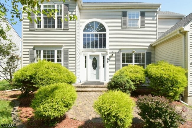 Building Photo - 65 Vones Ln