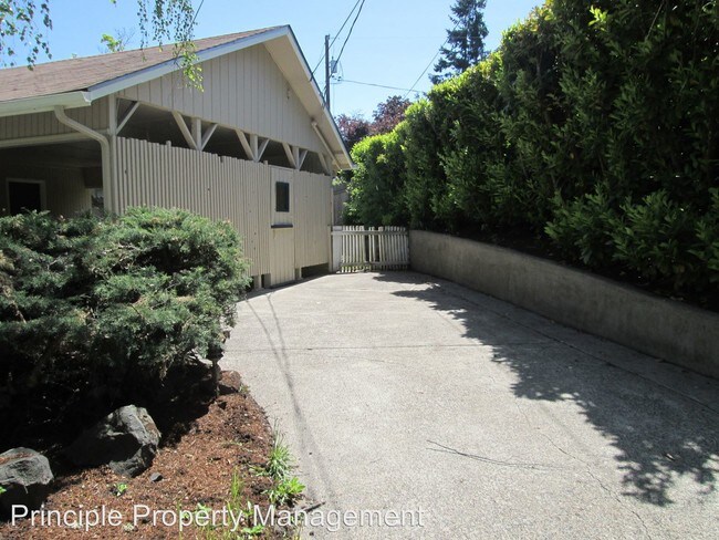 Foto del edificio - 4 br, 1 bath House - 170 E 40th Ave