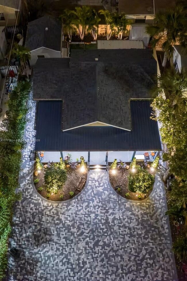 Building Photo - 4209 N Flagler Dr