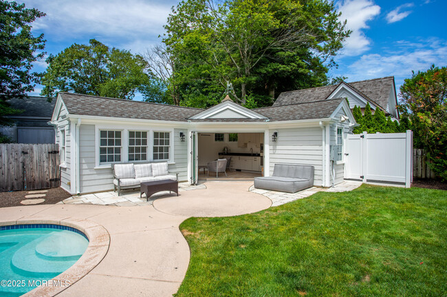 Foto del edificio - 38 Vroom Ave