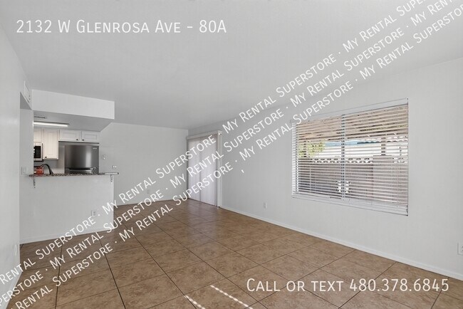 Building Photo - 2132 W Glenrosa Ave