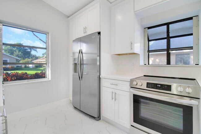 Foto del edificio - 8055 Sweetbriar Way