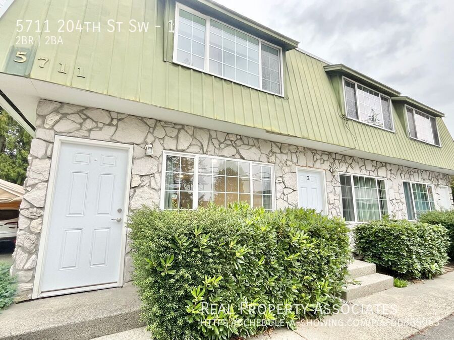 Primary Photo - 2 Bed/1.5 Bath in Lynnwood! **Remodeled Ki...