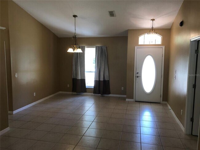 Building Photo - 2610 Autumn Ln