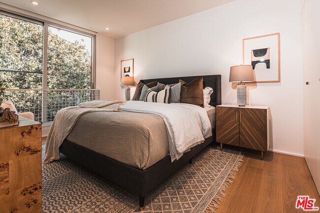 Foto del edificio - 854 Westmount Dr
