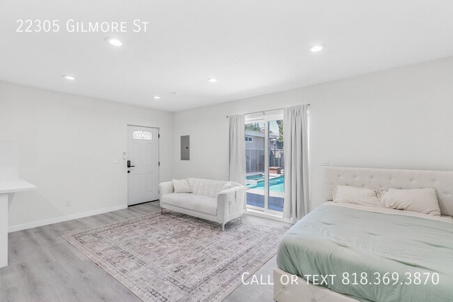 Foto del edificio - 22305 Gilmore St