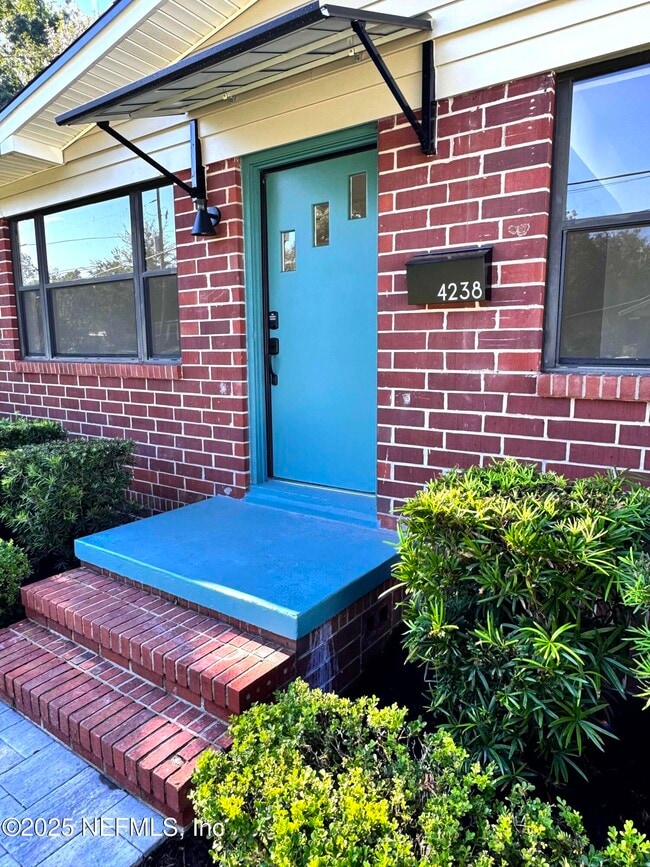 Foto del edificio - 4238 Appleton Ave